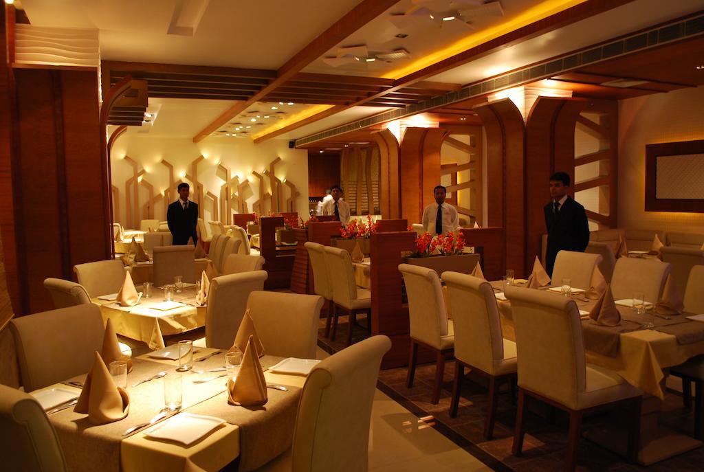Hotel Millennium Gauháti Kültér fotó