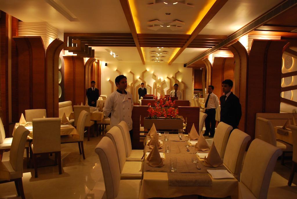 Hotel Millennium Gauháti Kültér fotó